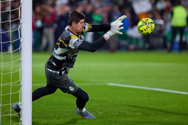 配资平台查查网 TA：如果皇马晋级欧冠四强，库尔图瓦目标是赶上半决赛